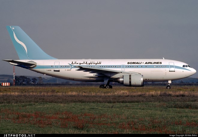 Shortly after acquiring the new aircraft, Somali Airlines put it to use on its European routes. Seen here on Oct 31, 1989, at Roma Leonardo da Vinci/Fiumicino in Italy / PHOTOGRAPHER: Aldo Bidini/ Jet Photos